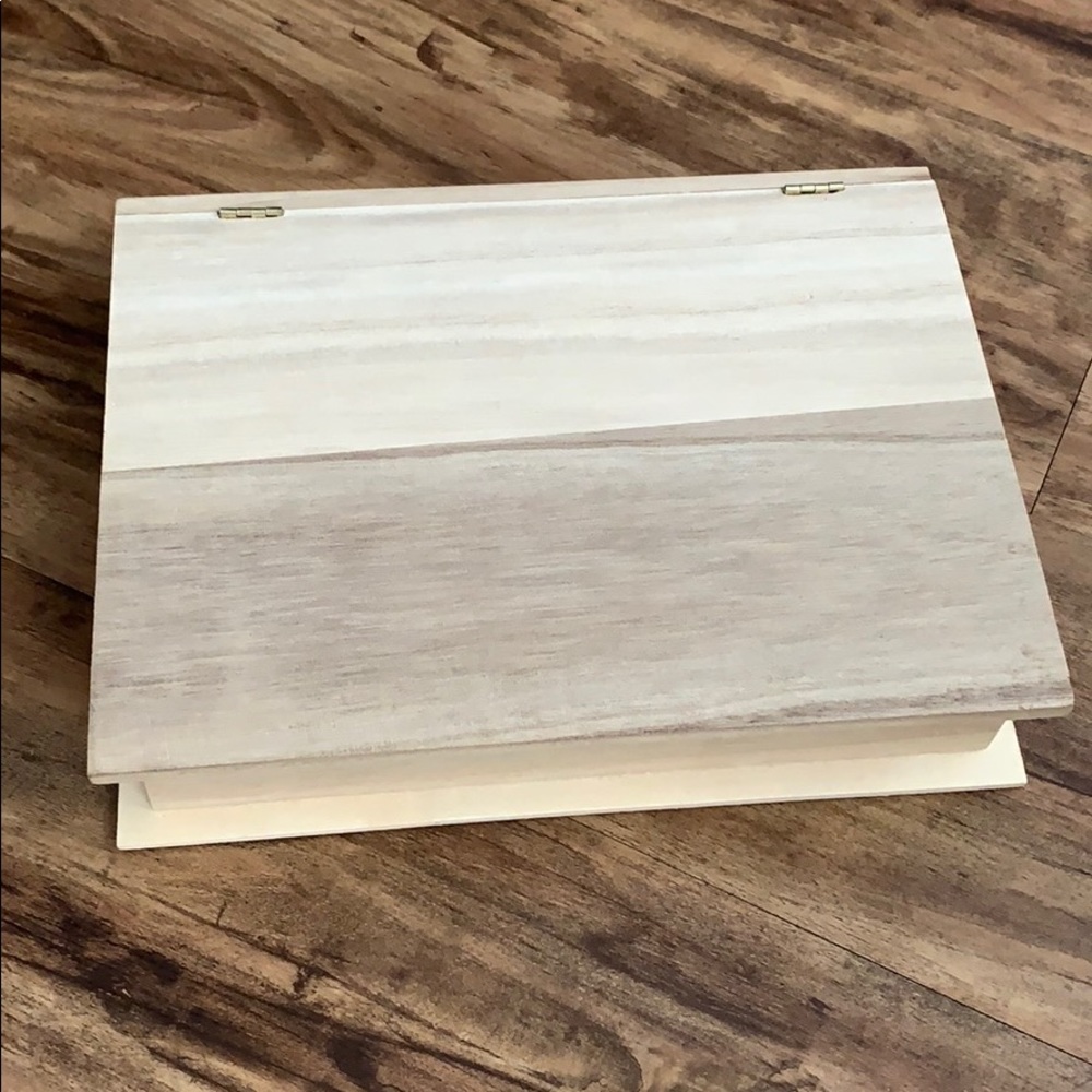 Large pine box